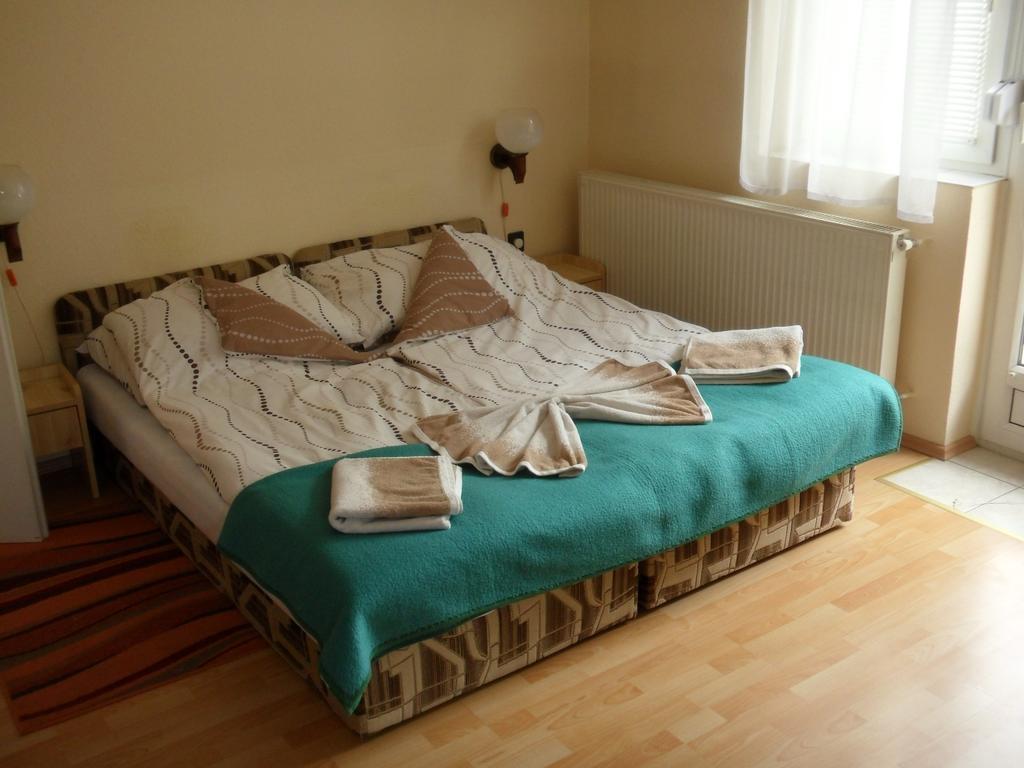 Friends Villa Apartments Hévíz Kamer foto